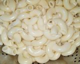 A picture of step 3 of Curry Macaroni.