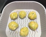 Foto del passaggio 3 della ricetta Polpette di pollo e zucchine con contorno di agretti