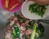 Foto langkah ke 3 dari resep Tumis Asin Cumi Cabai Hijau.