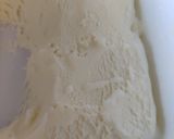 A picture of step 2 of Muskmelon ice cream shake.