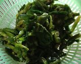 Foto langkah ke 1 dari resep Urab daun gendot (genjer).