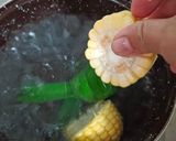 Foto langkah ke 2 dari resep Jagung Rebus Mentega.