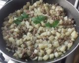 صورة لخطوة 6 من وصفة مفركة بطاطا باللحمه