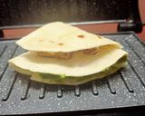 A picture of step 10 of Tandoori paneer tikka grilled tortilla wrap.