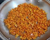 Фото кроку 2 до Салат з тунцем та смаженою морквою 🥕.