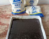Foto langkah ke 6 dari resep Tower Birthday Cake (Brownies).
