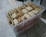 Foto langkah ke 8 dari resep Kue Kering Tepung Ganyong: Putihan.