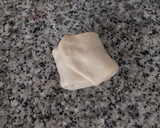 Foto del paso 3 de la receta: Coca de chicharrones 2025 v1: Base hojaldrada de croissant