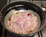 A picture of step 4 of Nutri keema masala.