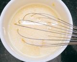Hình bước làm 2 của món Bánh bông lan bằng nồi cơm điện 🍰