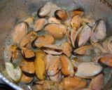 Foto del paso 3 de la receta: Pizza bianca con mejillones