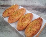 Foto langkah ke 4 dari resep Garlic Baguette.