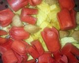 Foto langkah ke 2 dari resep Sosis asam manis.
