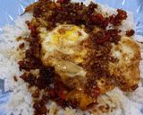 Foto langkah ke 7 dari resep Nasi Telur Ceplok Ala Ayong 999 Pontianak.