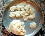 मठरी (mathri recipe in Hindi) रेसिपी चरण 2 फोटो