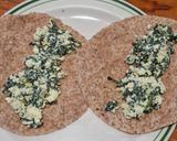 Foto del paso 8 de la receta: Burritos de requesón con espinacas y pechuga