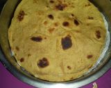 A picture of step 5 of Scrambled Eggs with Brown Flour Chapatis.
