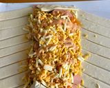 Hình bước làm 2 của món Stromboli (Pizza Cuộn)