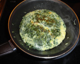 Foto del paso 6 de la receta: Tortilla de espinacas y mejillones