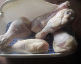 Foto del paso 3 de la receta Muslitos de pollo con tomate y mas cosas