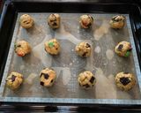 Foto del paso 8 de la receta: Cookies con rocklets y trozos de chocolate
