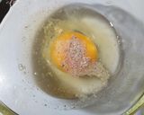 Foto langkah ke 2 dari resep Omelet Bawang Bombay.