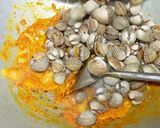 Foto langkah ke 5 dari resep Kerang Dara Saus Padang.