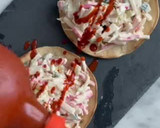 Foto del paso 3 de la receta: Tostadas de surimi