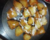 A picture of step 4 of Idli dahi chatpata chat.