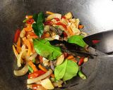 Foto langkah ke 4 dari resep Oseng Cumi Pete.