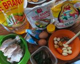 Foto langkah ke 1 dari resep Ayam Goreng Kremes.