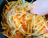 Hình bước làm 16 của món Vào bếp cùng con: gỏi đu đủ Thái không tôm, không cay