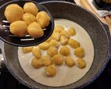 Foto del passaggio 5 della ricetta Gnocchi di Zucca con Crema al Gorgonzola