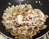 Foto langkah ke 5 dari resep SPAGHETTI CREAMY MUSHROOM / Spaghetti krim susu.