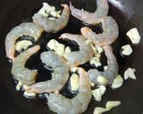 Foto del paso 2 de la receta Langostinos al ajillo