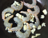 Foto del paso 2 de la receta: Langostinos al ajillo