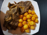 Carne de vacuno con papitas duquesas