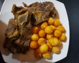 Foto del paso 3 de la receta: Carne de vacuno con papitas duquesas