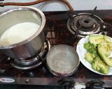 A picture of step 1 of Avocado Paan Pudding.