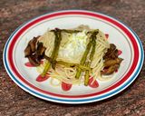 Foto del paso 4 de la receta: Spaguetti con shiitake y trigueros al curry, soja y vinagre de Jerez