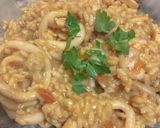Foto del paso 5 de la receta: Arroz con aros de calamar y langostinos en 30 minutos
