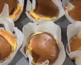 Foto langkah ke 3 dari resep Burnt Cheesecake.
