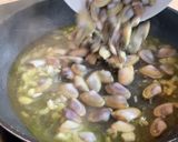 Foto del paso 3 de la receta: Coquinas al estilo de Huelva