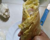 A picture of step 4 of Kolkata Style Egg roll.