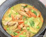 รูปขั้นตอนการทำที่ 4 ของ ผัดเขียวหวานเป็ดย่าง ราดข้าว
