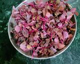 A picture of step 1 of Red Amaranthus Stir -Fry.
