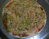 ચીઝ કોબી ઓનીયન પીઝા (Cheese Kobi Onion Pizza Recipe In Gujarati) રેસીપી સ્ટેપ3ફોટો