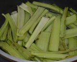 Foto del paso 1 de la receta: Pencas de acelga condimentadas