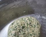 A picture of step 3 of Indori palak puri with raita.