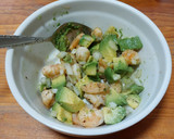 Foto del paso 4 de la receta: Aguacate relleno de camarones